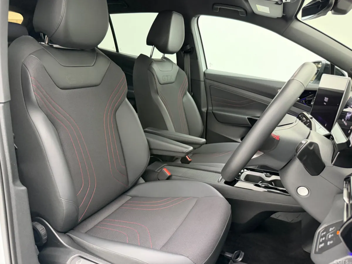 Volkswagen ID.4 Estate, Electric, 2025, White
