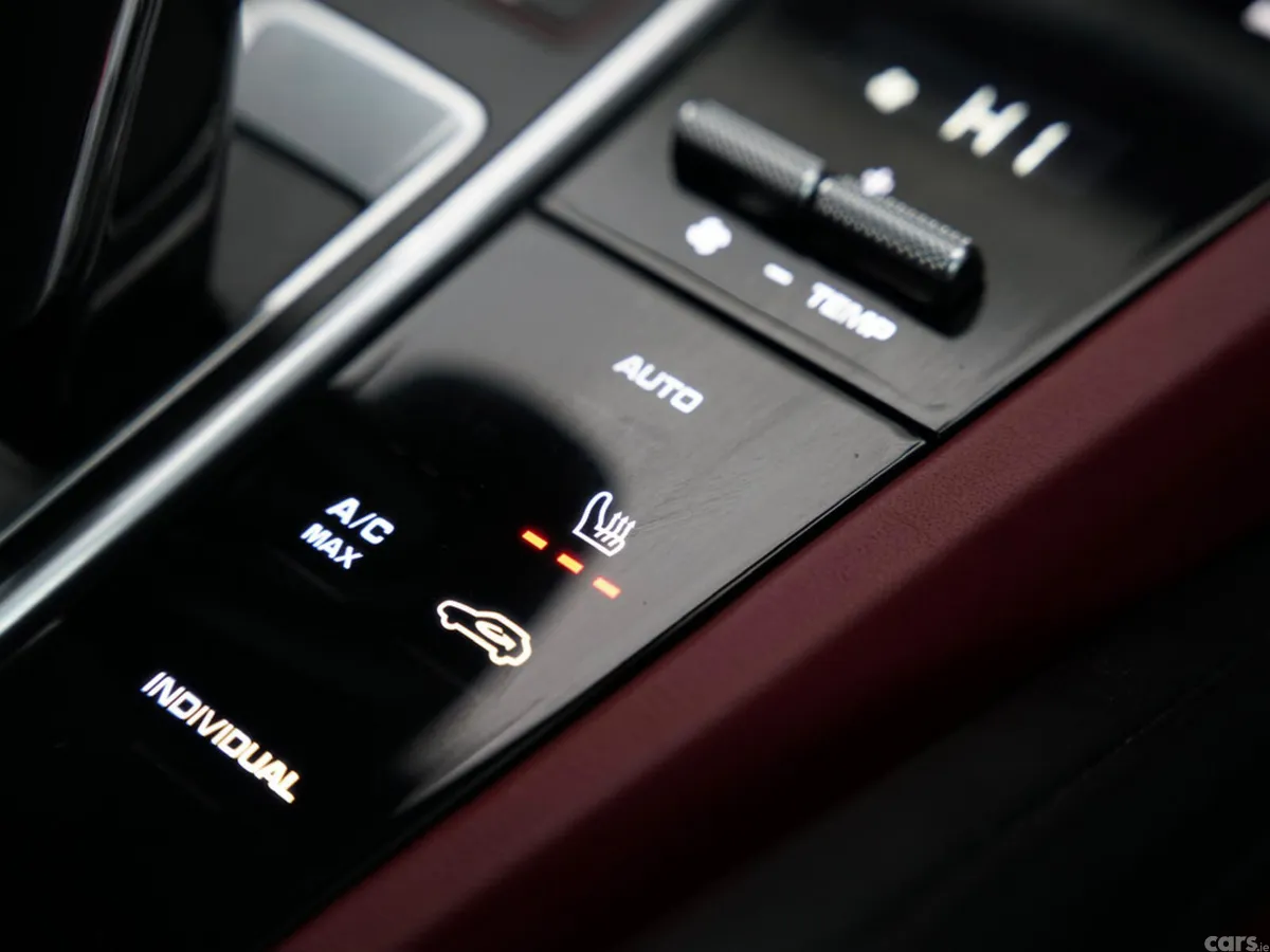 Porsche Cayenne SUV, Petrol Plug-in Hybrid, 2023, Black