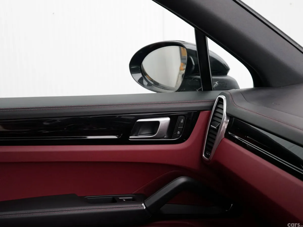 Porsche Cayenne SUV, Petrol Plug-in Hybrid, 2023, Black