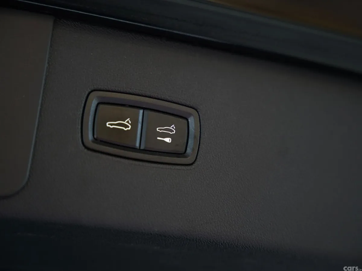 Porsche Cayenne SUV, Petrol Plug-in Hybrid, 2023, Black