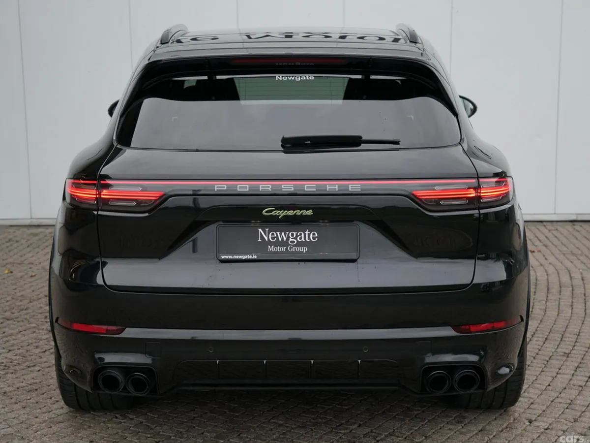 Porsche Cayenne SUV, Petrol Plug-in Hybrid, 2023, Black