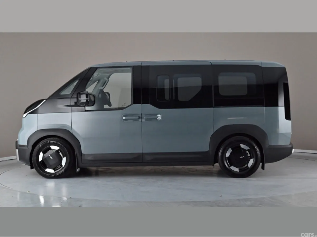 Kia PV5 Minibus, Electric, 2026, Grey