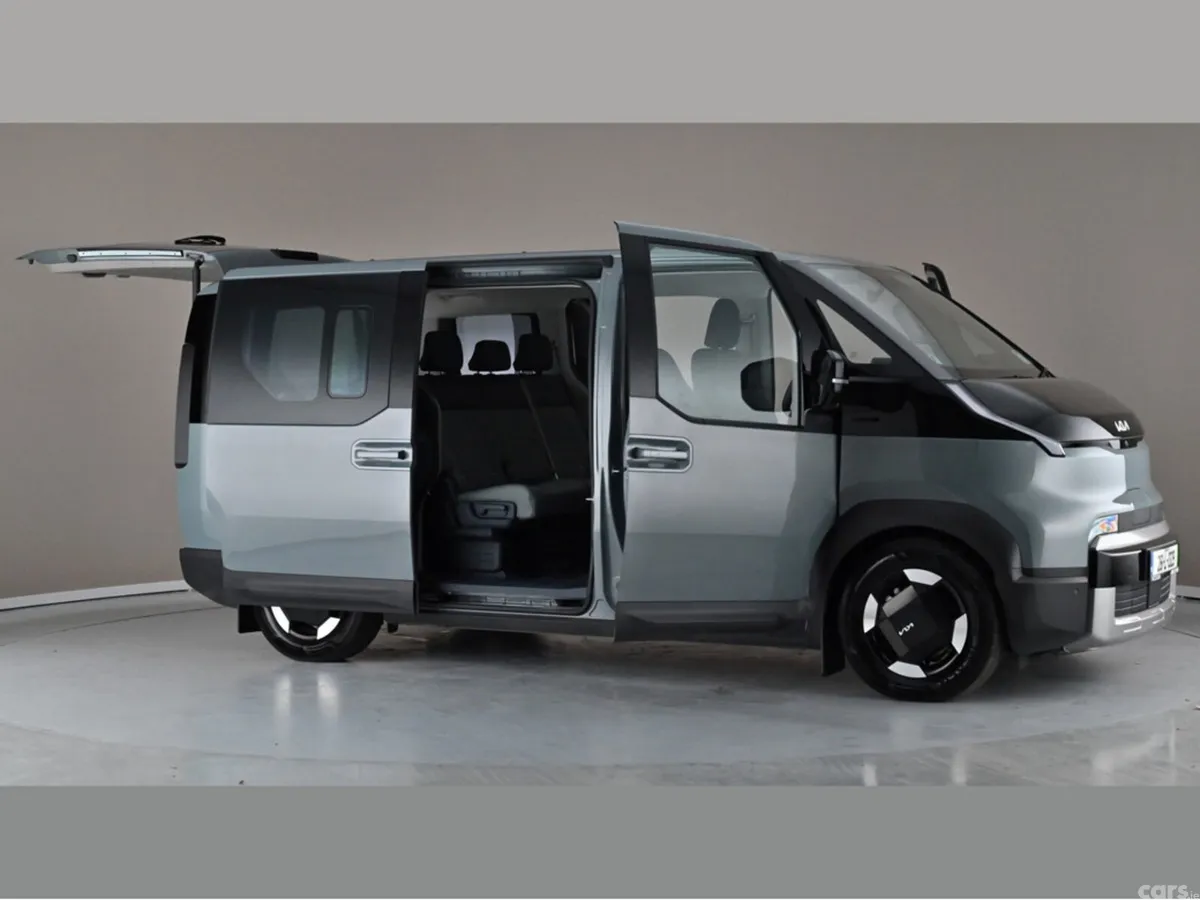 Kia PV5 Minibus, Electric, 2026, Grey