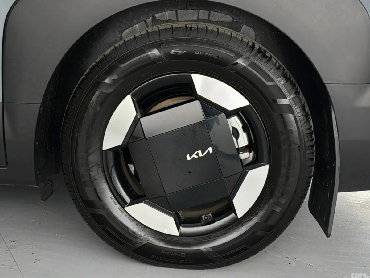 Kia PV5 Minibus, Electric, 2026, Grey