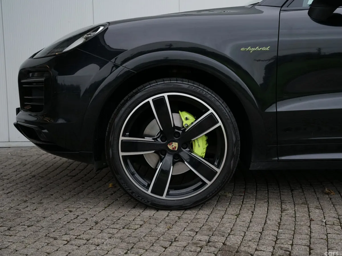 Porsche Cayenne SUV, Petrol Plug-in Hybrid, 2023, Black