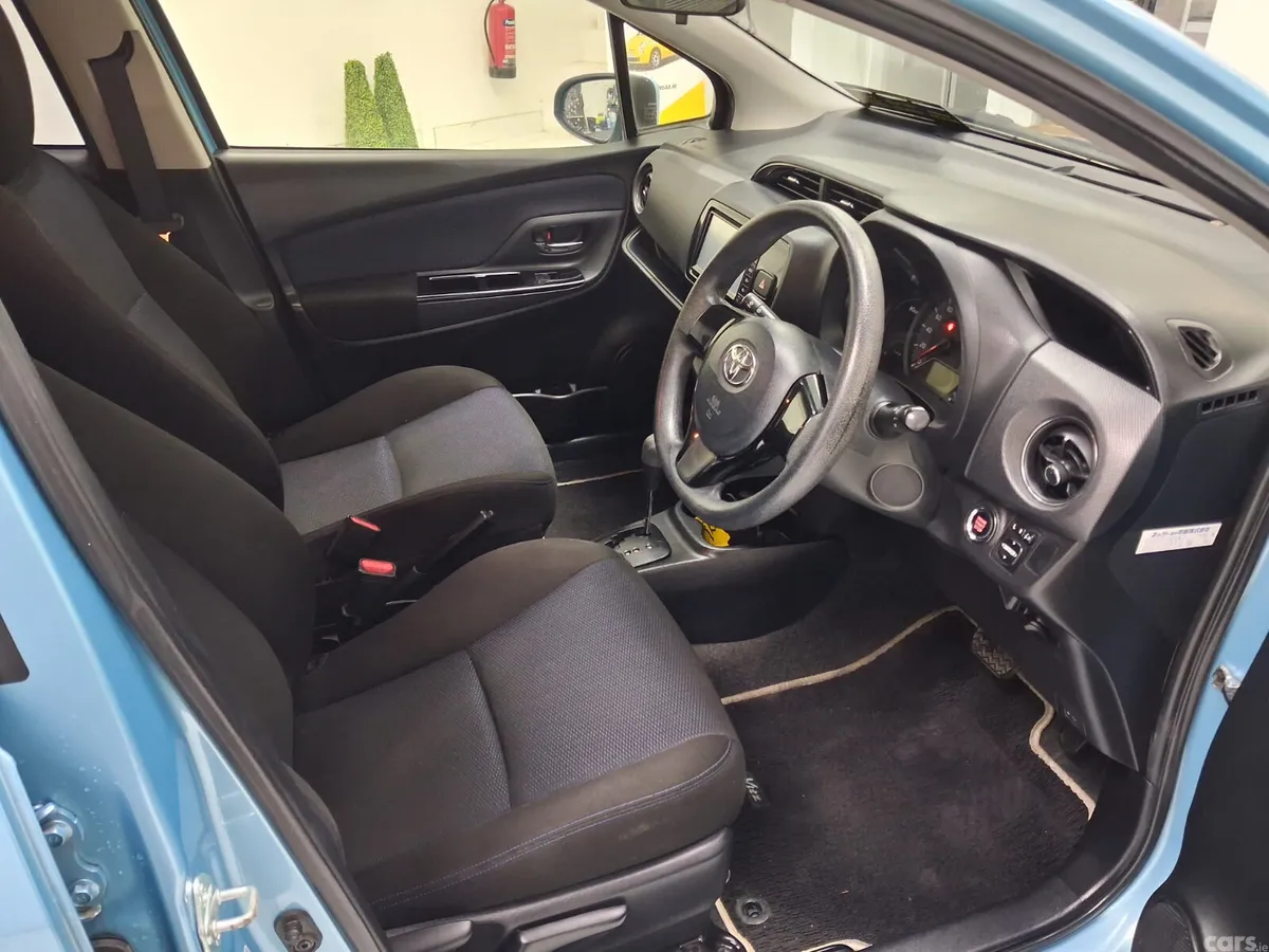 Toyota Vitz Hatchback, Petrol, 2016, Blue