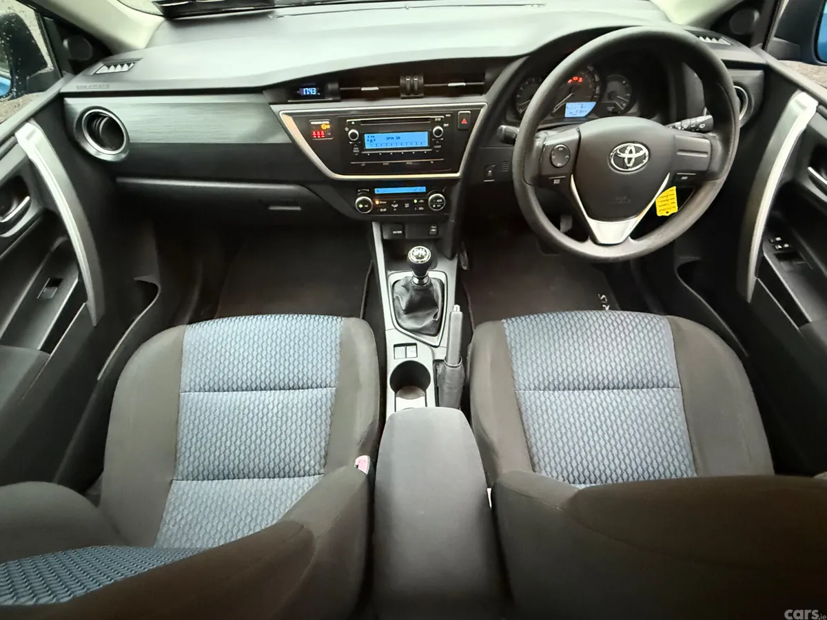 Toyota Auris Hatchback, Diesel, 2014, Blue