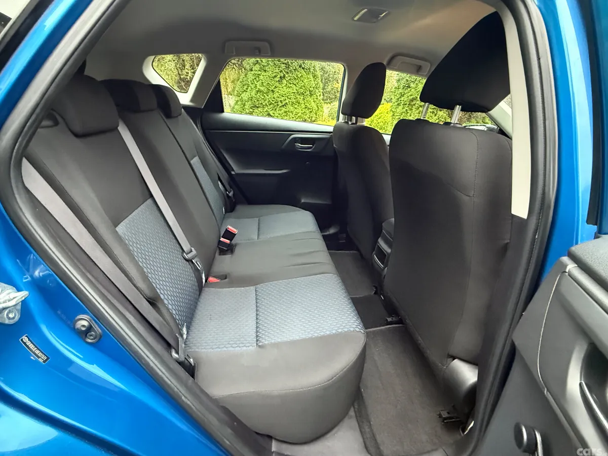 Toyota Auris Hatchback, Diesel, 2014, Blue