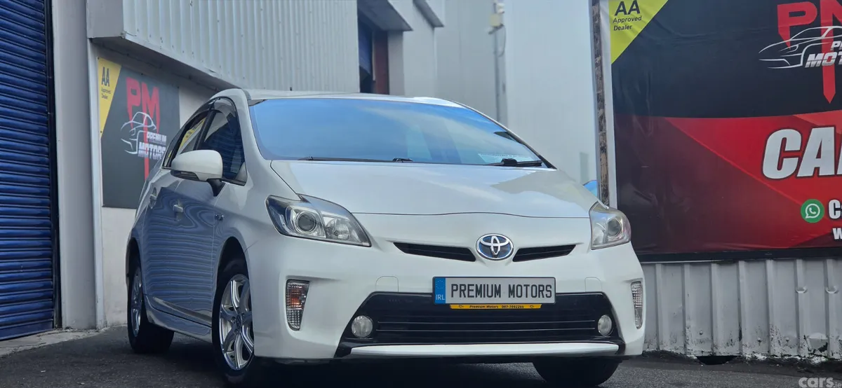 Toyota Prius Hatchback, Petrol Hybrid, 2016, White