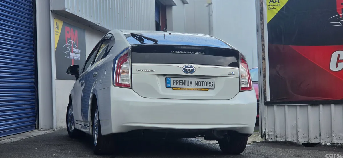 Toyota Prius Hatchback, Petrol Hybrid, 2016, White