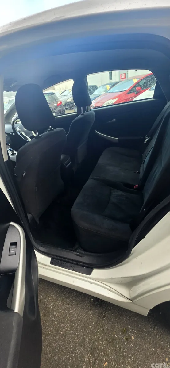 Toyota Prius Hatchback, Petrol Hybrid, 2016, White