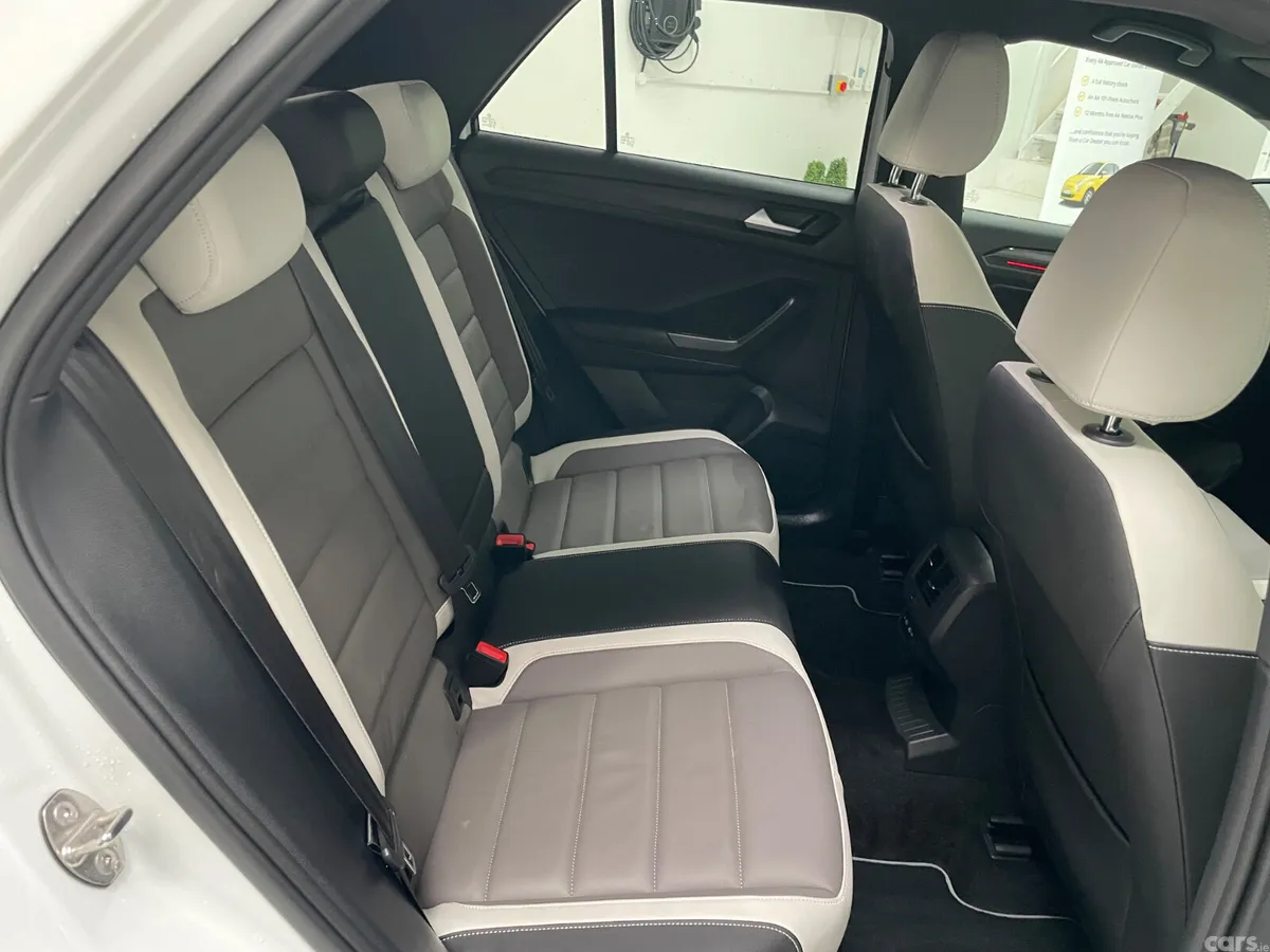 Volkswagen T-Roc Hatchback, Diesel, 2022, White