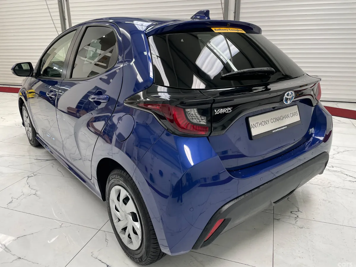 Toyota Yaris Hatchback, Petrol Hybrid, 2022, Blue