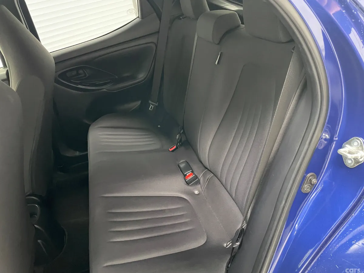 Toyota Yaris Hatchback, Petrol Hybrid, 2022, Blue