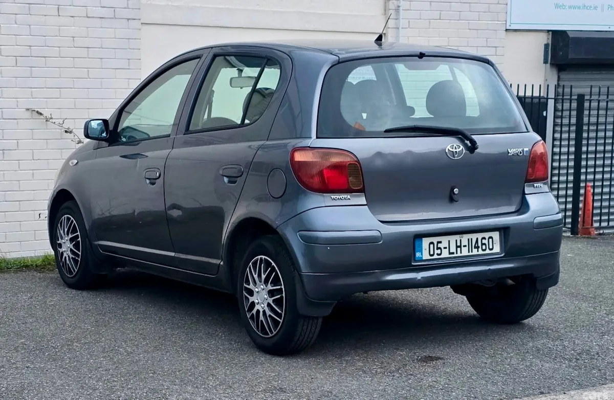 Toyota Yaris Hatchback, Petrol, 2005, Blue