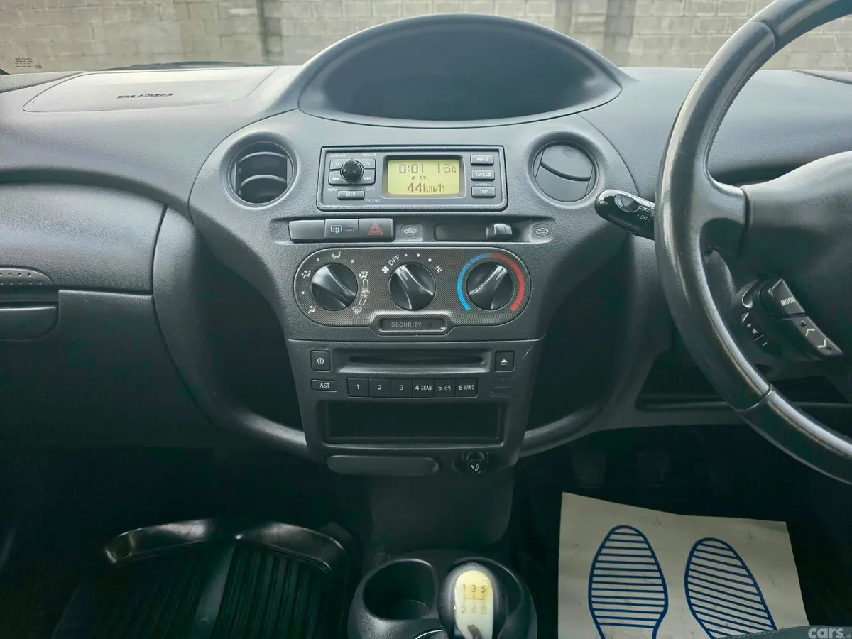 Toyota Yaris Hatchback, Petrol, 2005, Blue