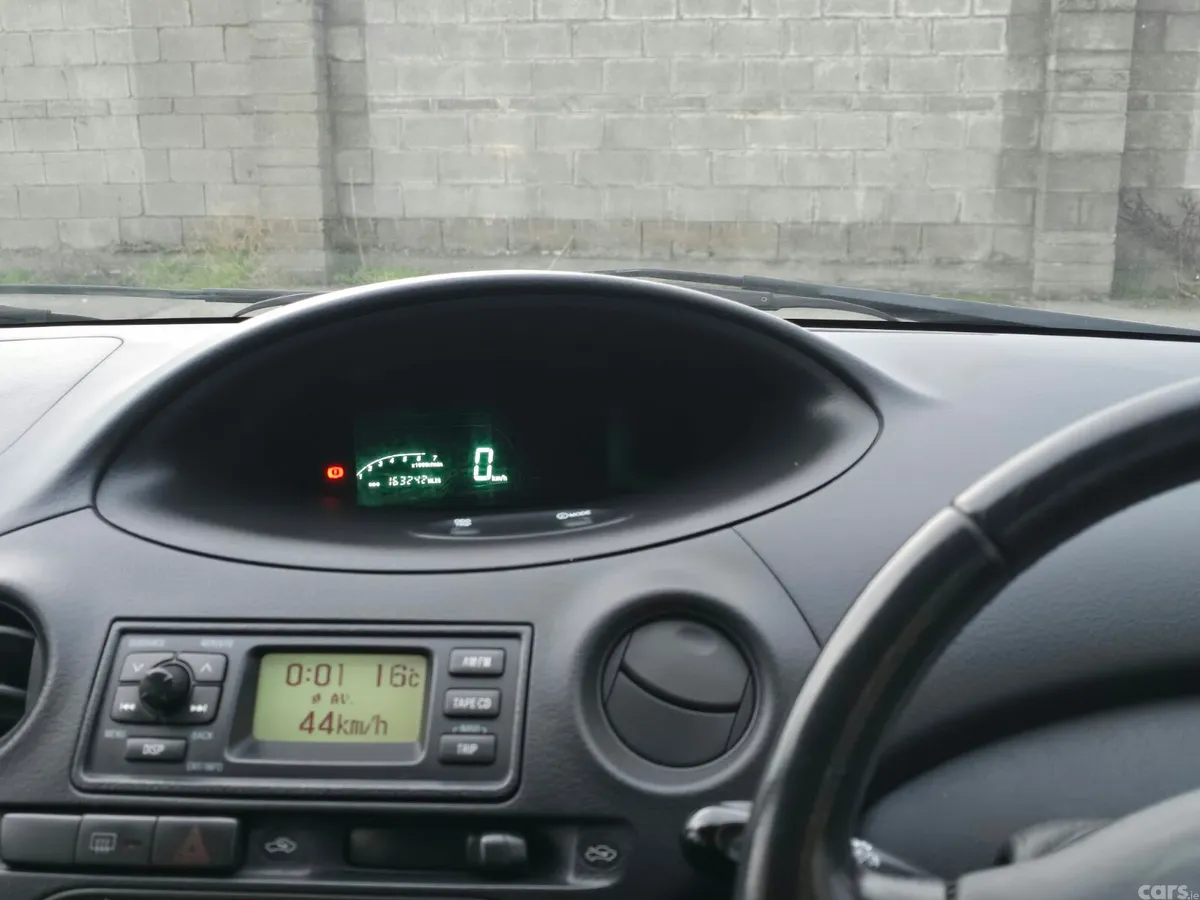 Toyota Yaris Hatchback, Petrol, 2005, Blue