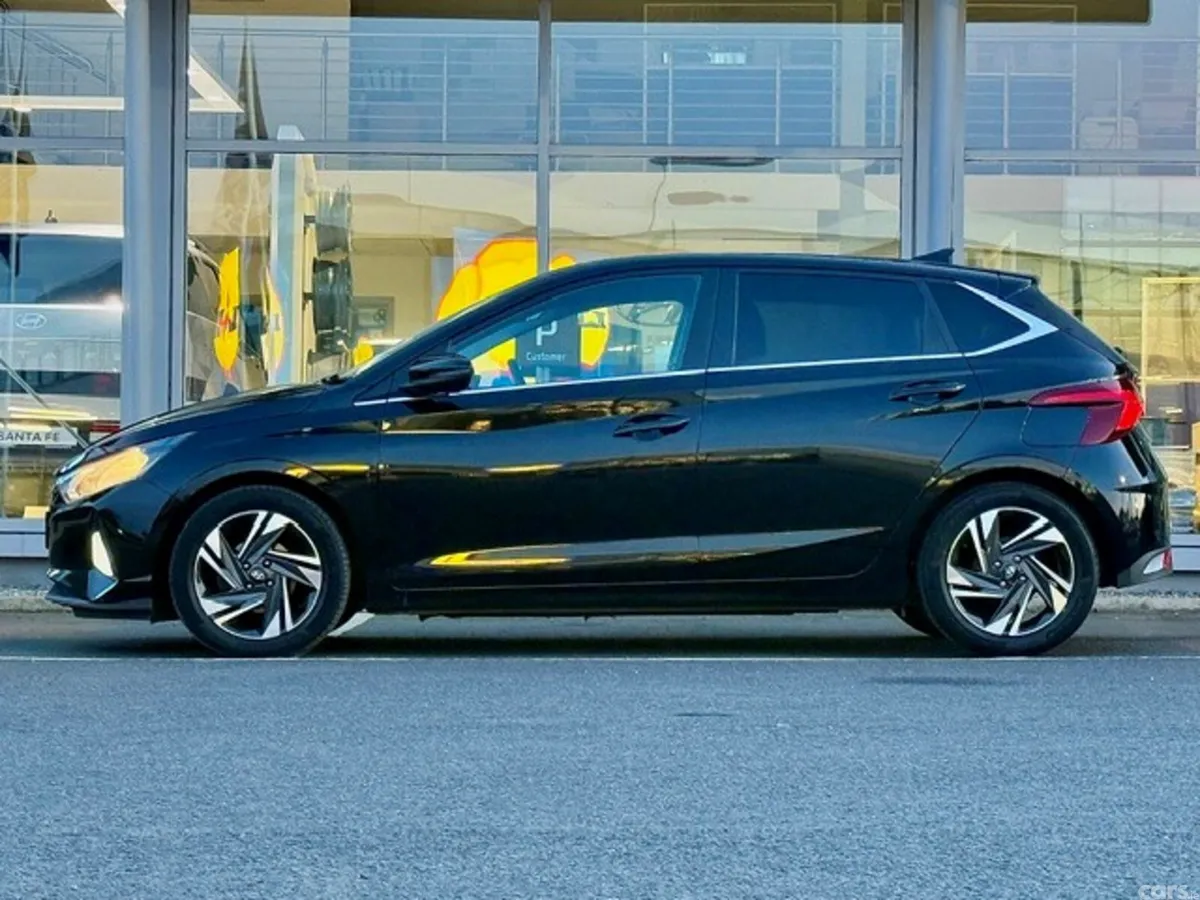 Hyundai i20 Hatchback, Petrol, 2021, Black