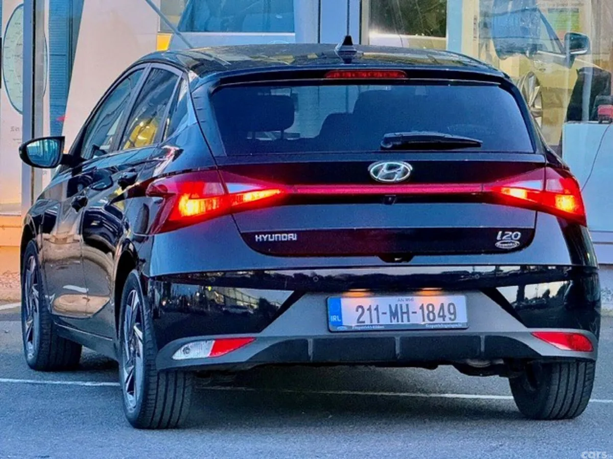 Hyundai i20 Hatchback, Petrol, 2021, Black