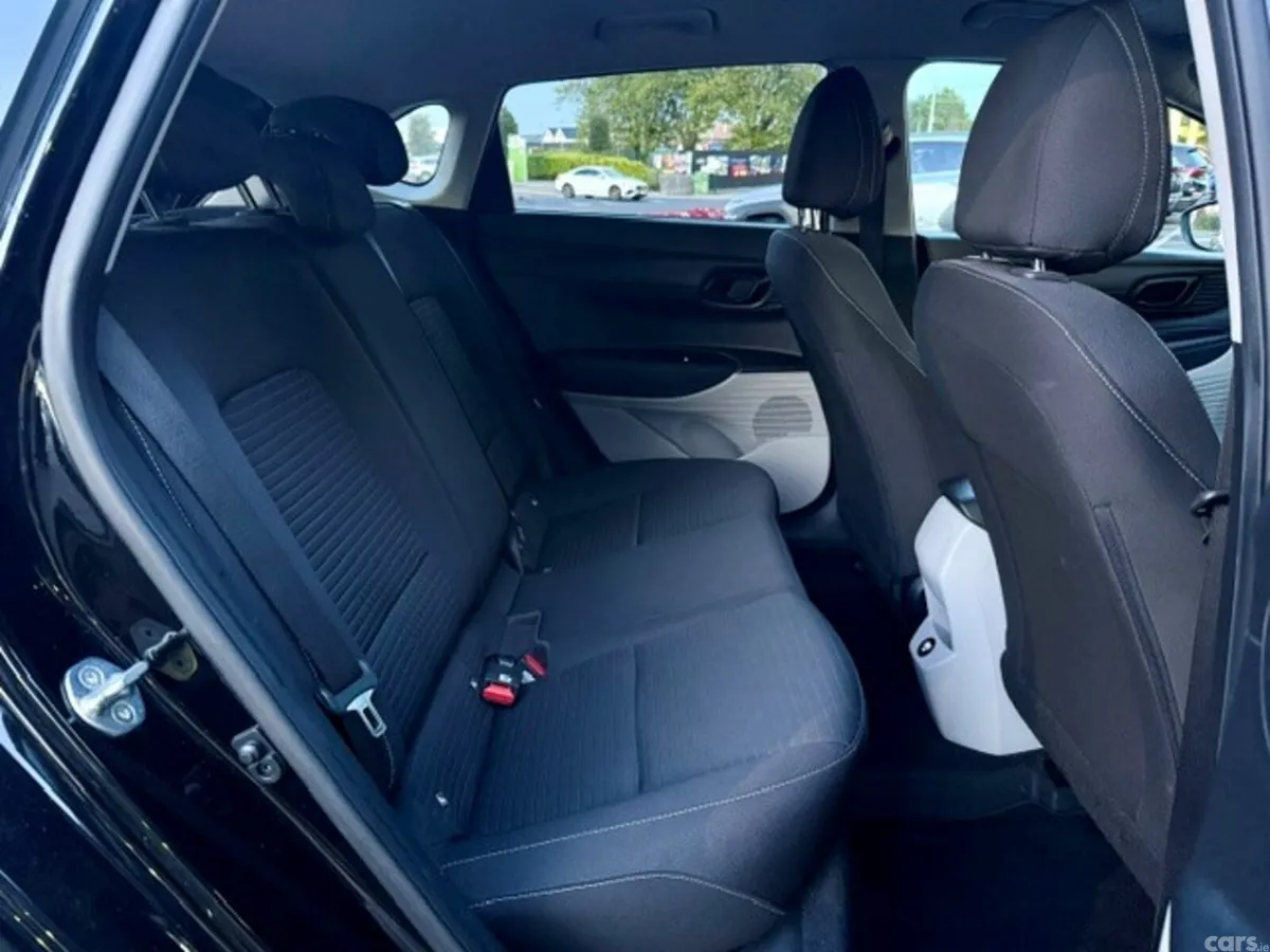 Hyundai i20 Hatchback, Petrol, 2021, Black