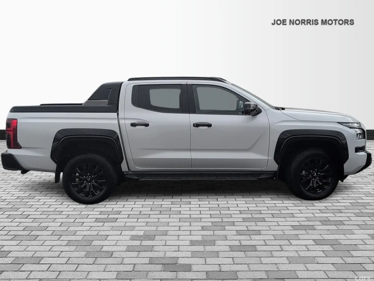 Mitsubishi Other Pick Up, Diesel, 2025, White
