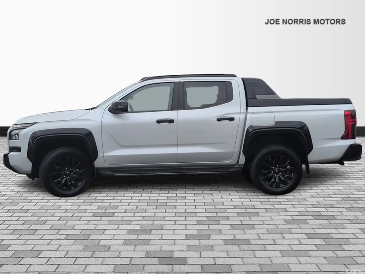 Mitsubishi Other Pick Up, Diesel, 2025, White