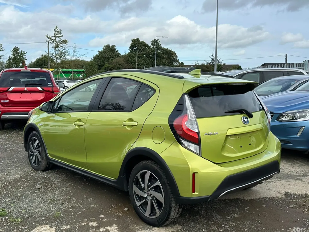 Toyota Aqua Hatchback, Petrol, 2017, Green