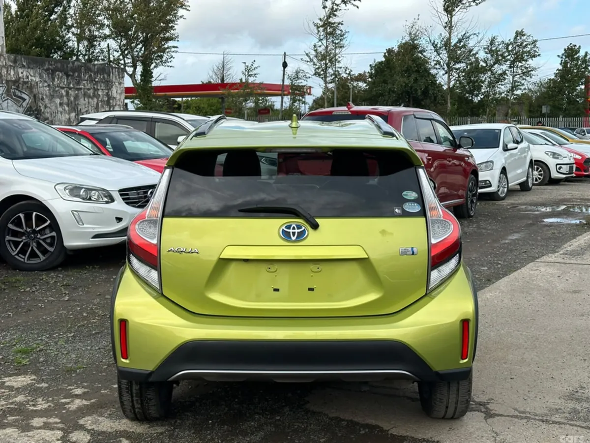 Toyota Aqua Hatchback, Petrol, 2017, Green