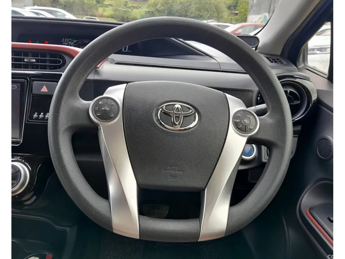 Toyota Aqua Hatchback, Petrol Hybrid, 2016, Blue
