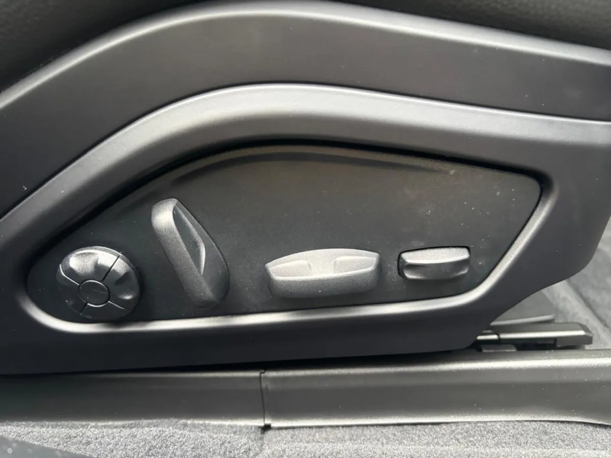 Porsche Panamera Hatchback, Petrol Plug-in Hybrid, 2025, Black
