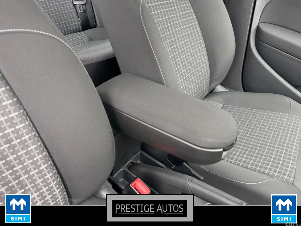 Volkswagen Polo Hatchback, Petrol, 2017, Red