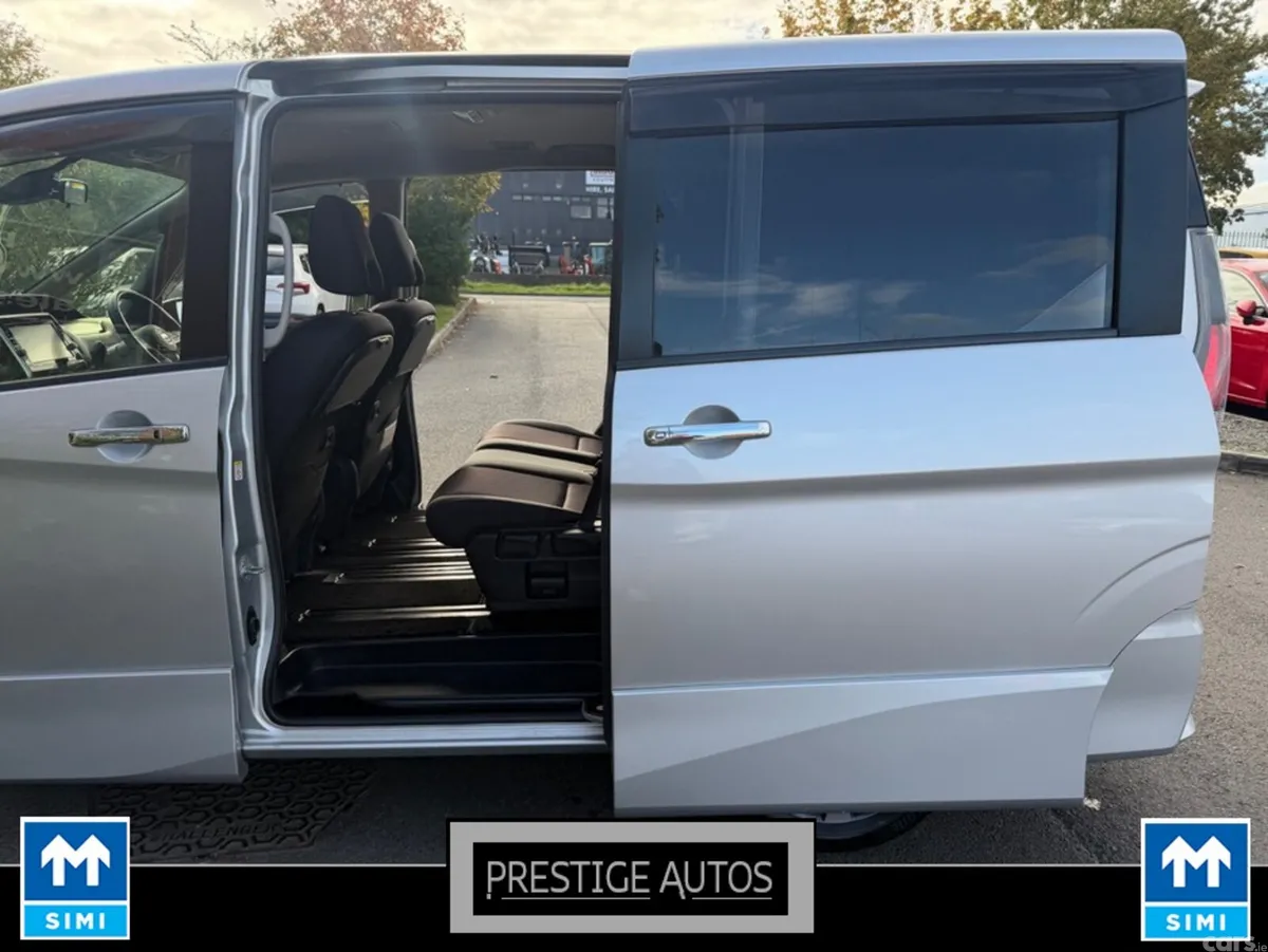 Nissan Serena MPV, Petrol Hybrid, 2018, Silver