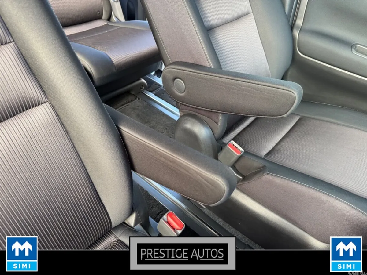 Nissan Serena MPV, Petrol Hybrid, 2018, Silver