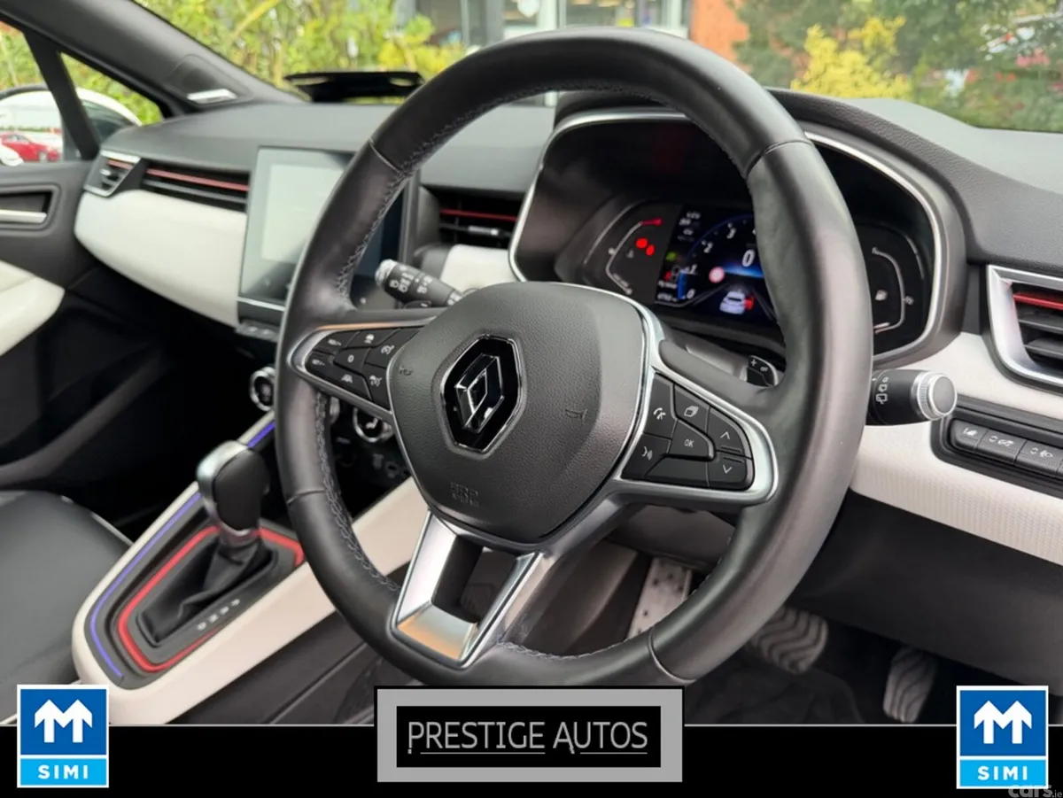 Renault Clio Hatchback, Petrol, 2021, White
