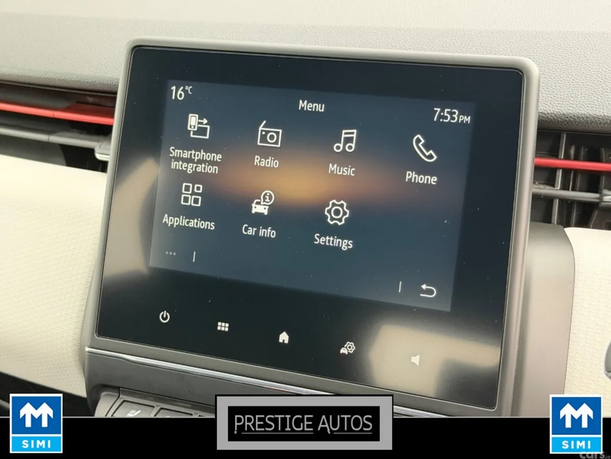 Renault Clio Hatchback, Petrol, 2021, White