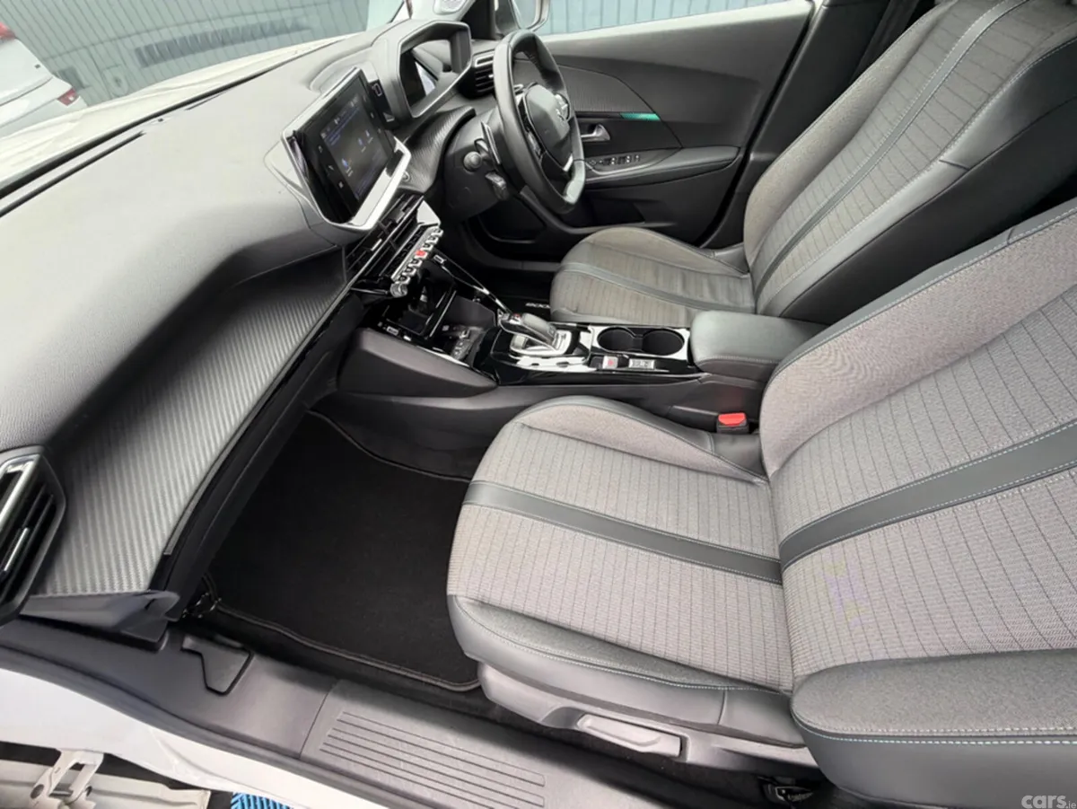 Peugeot 2008 SUV, Petrol, 2021, White