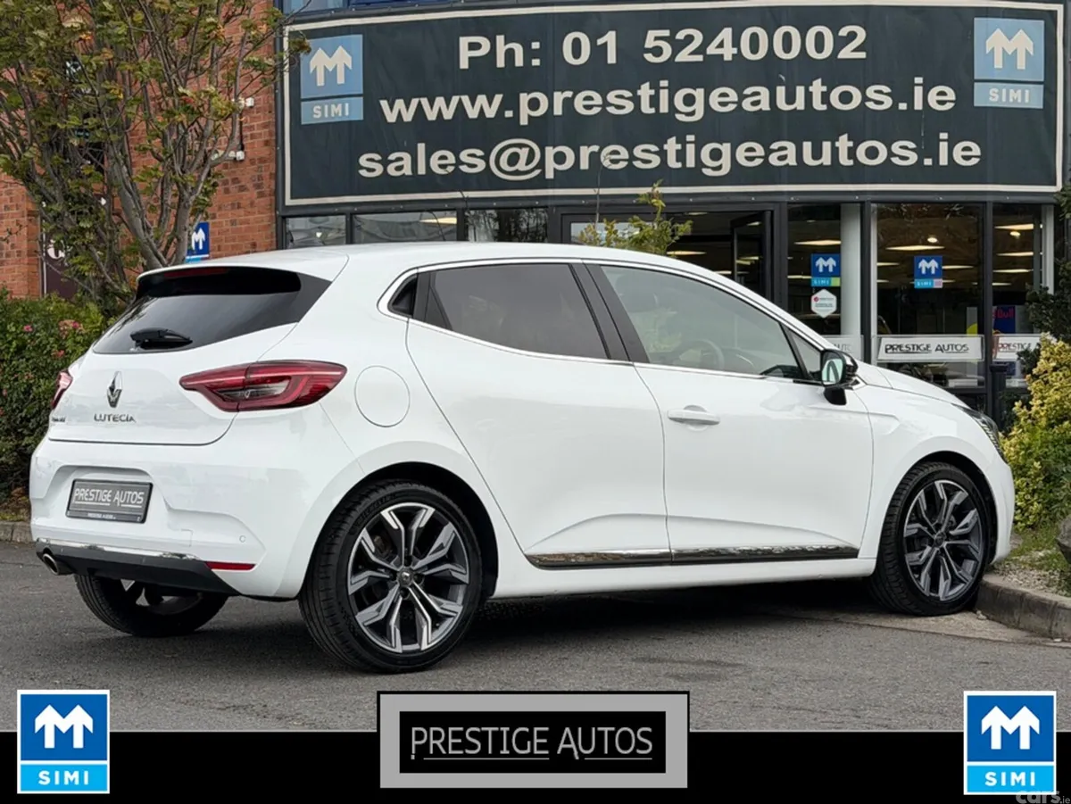 Renault Clio Hatchback, Petrol, 2021, White