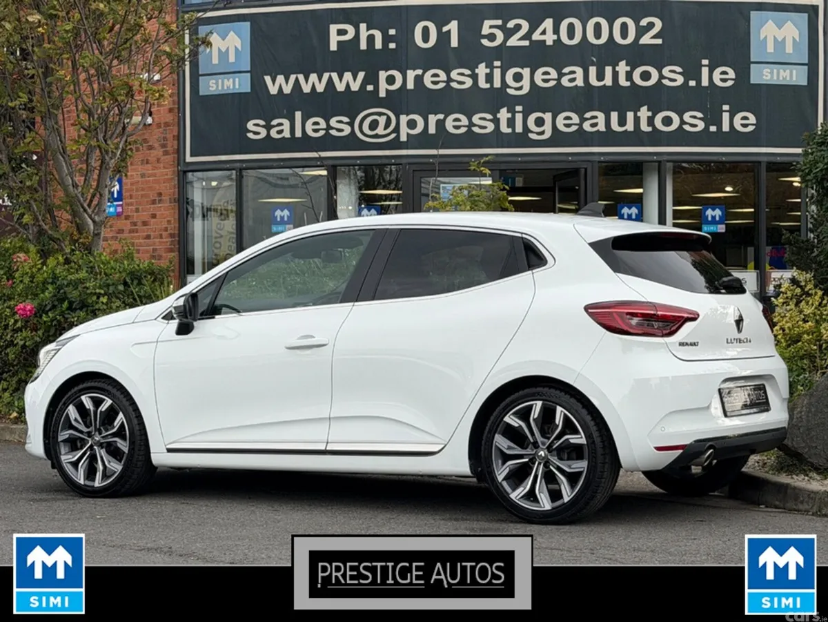 Renault Clio Hatchback, Petrol, 2021, White