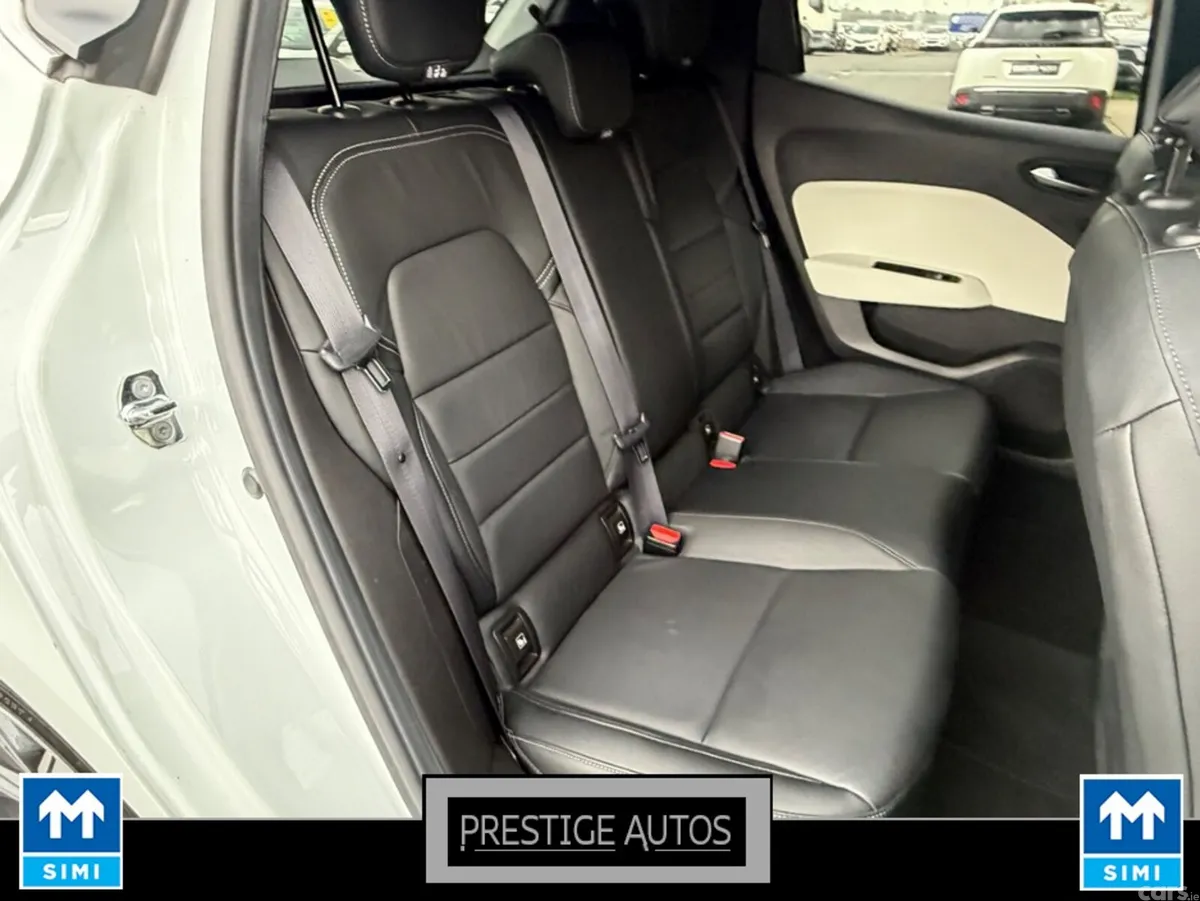 Renault Clio Hatchback, Petrol, 2021, White