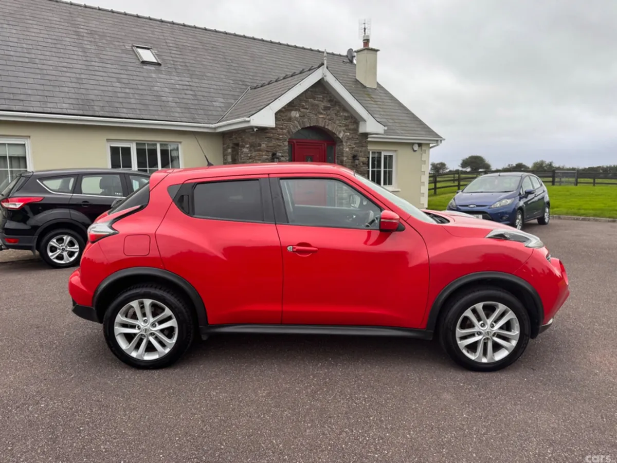 Nissan Juke Hatchback, Petrol, 2015, Red