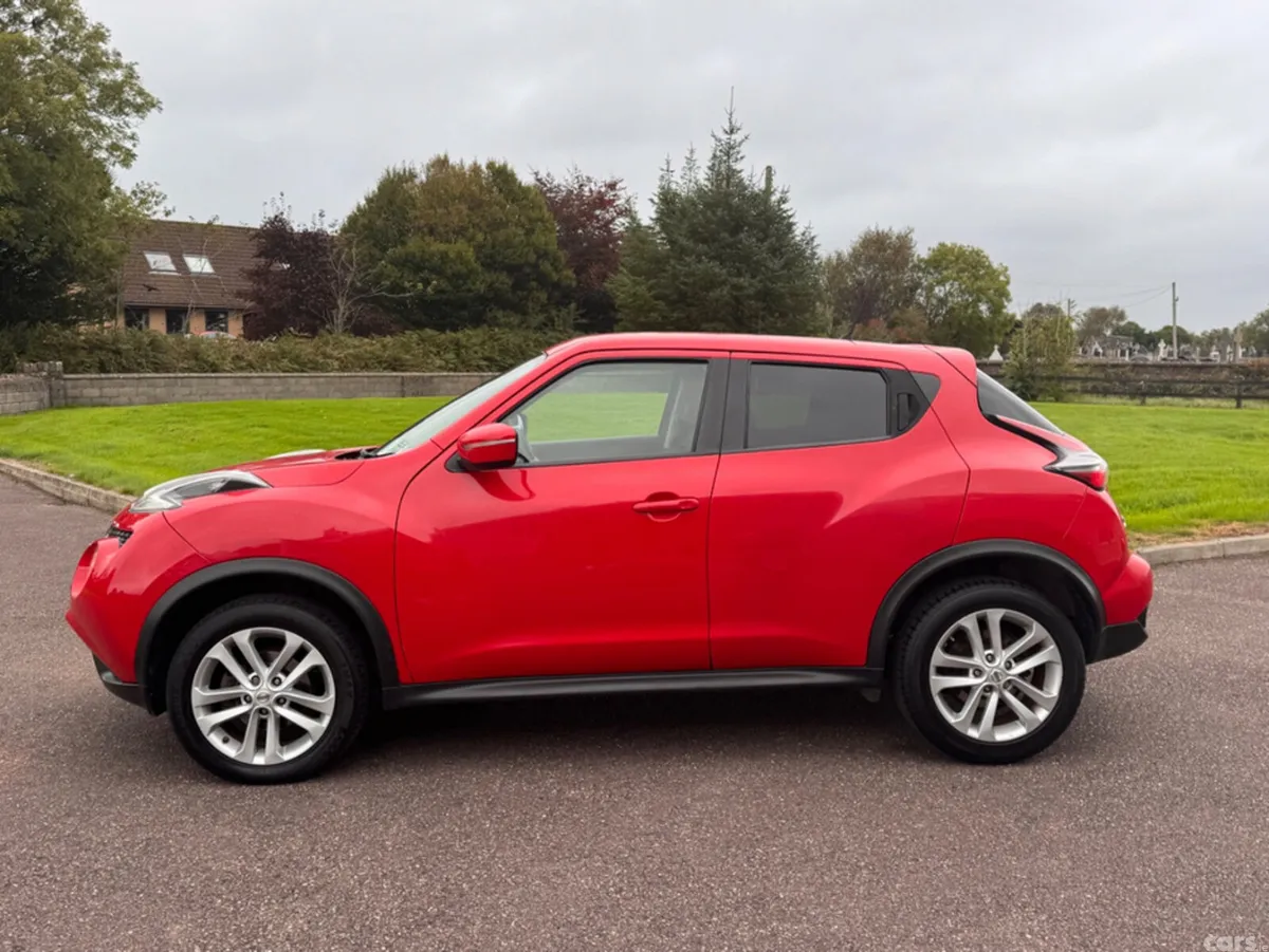 Nissan Juke Hatchback, Petrol, 2015, Red