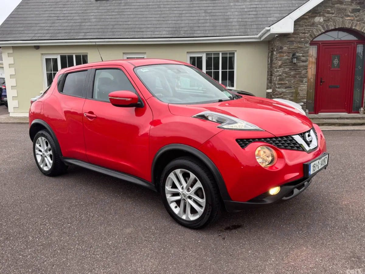 Nissan Juke Hatchback, Petrol, 2015, Red