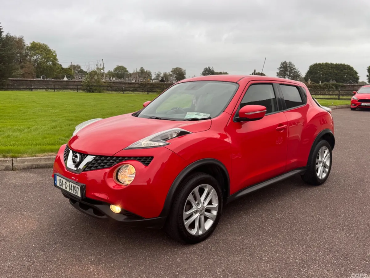 Nissan Juke Hatchback, Petrol, 2015, Red