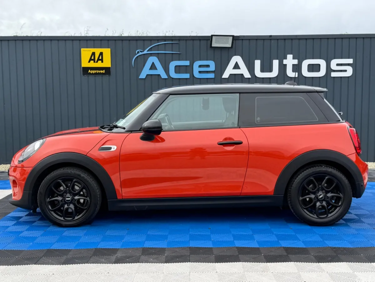 Mini Cooper Hatchback, Diesel, 2018, Orange