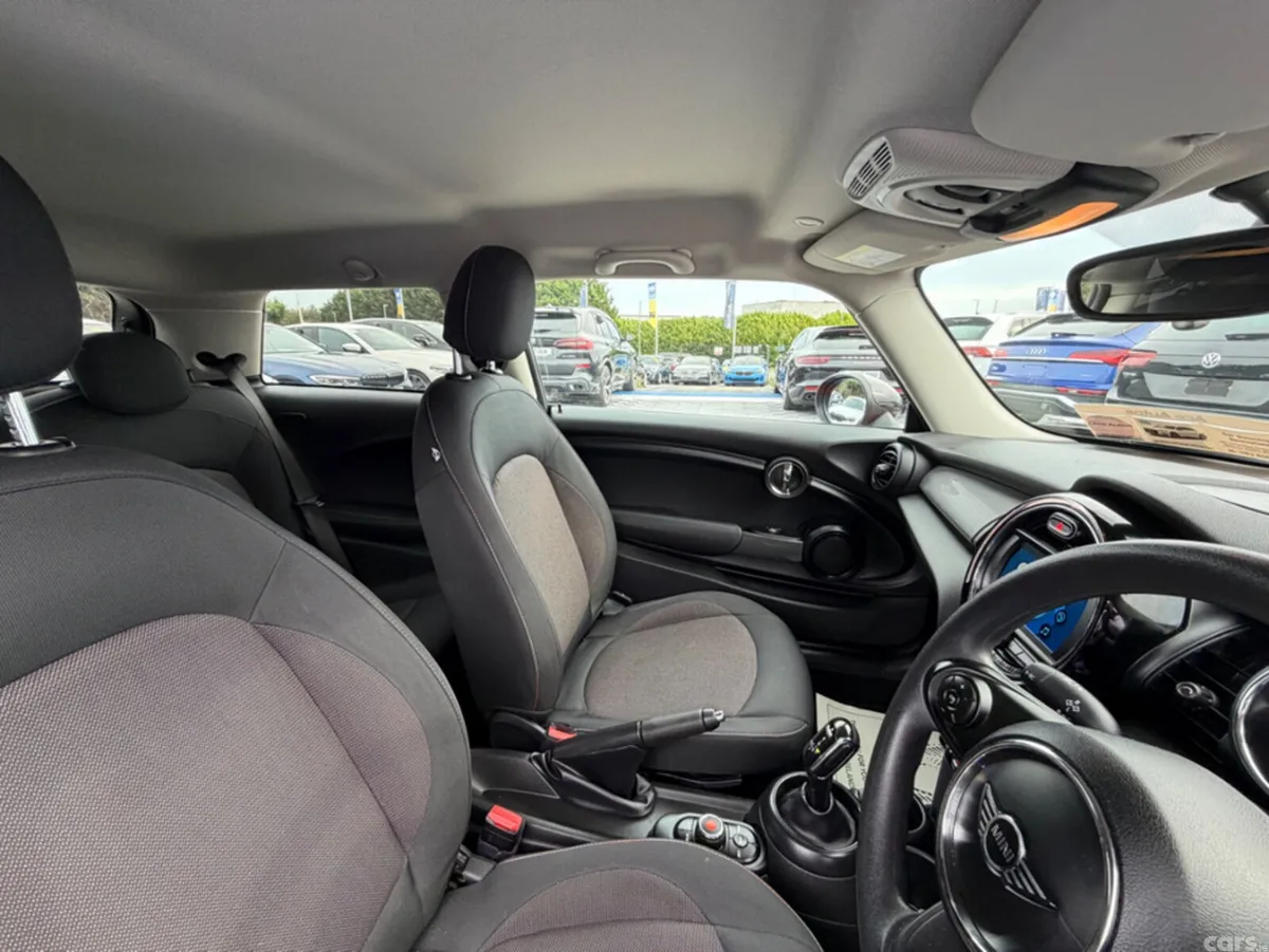 Mini Cooper Hatchback, Diesel, 2018, Orange