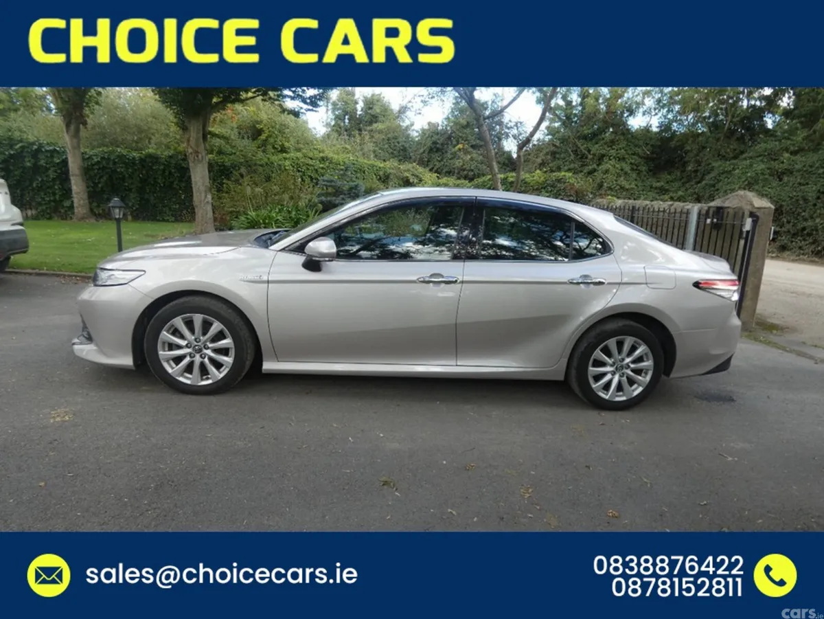 Toyota Camry Hatchback, Petrol Hybrid, 2018, Gold