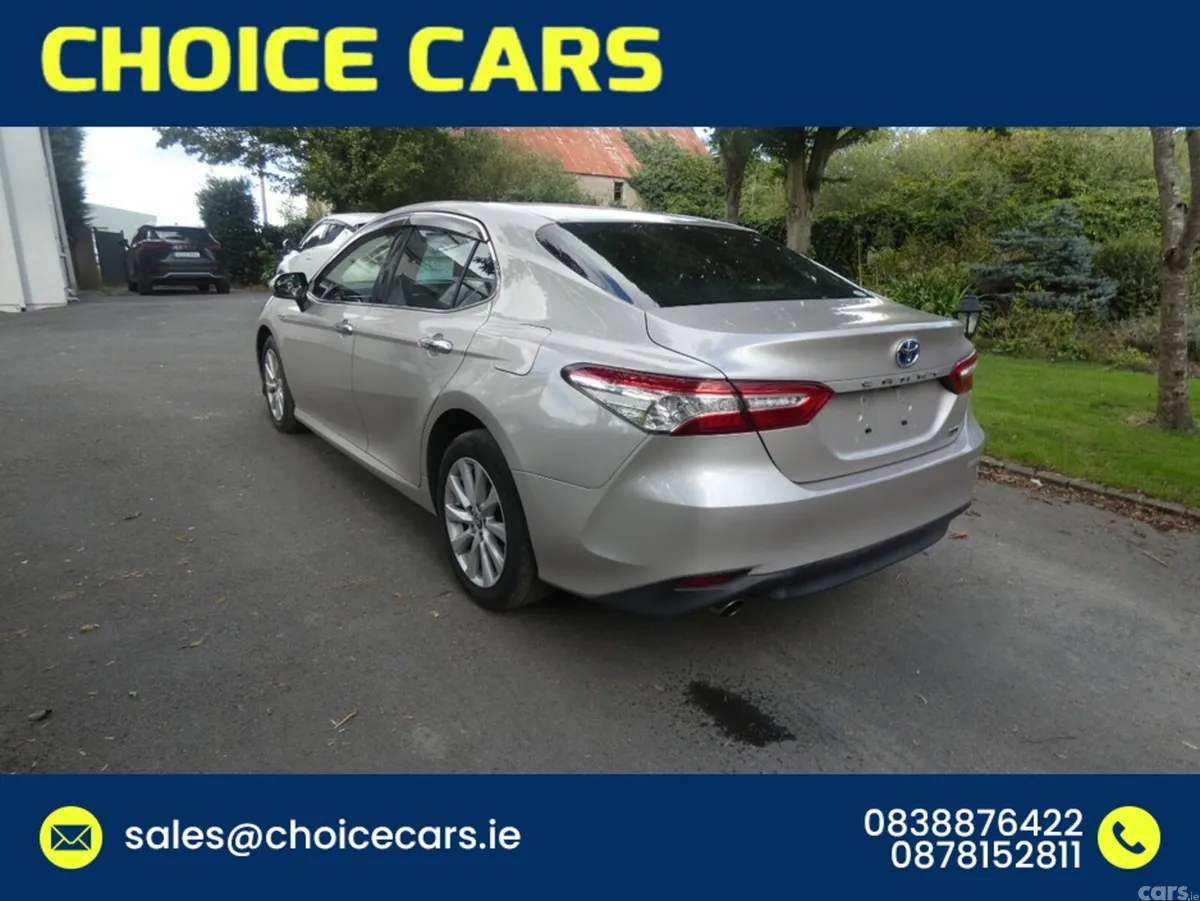 Toyota Camry Hatchback, Petrol Hybrid, 2018, Gold