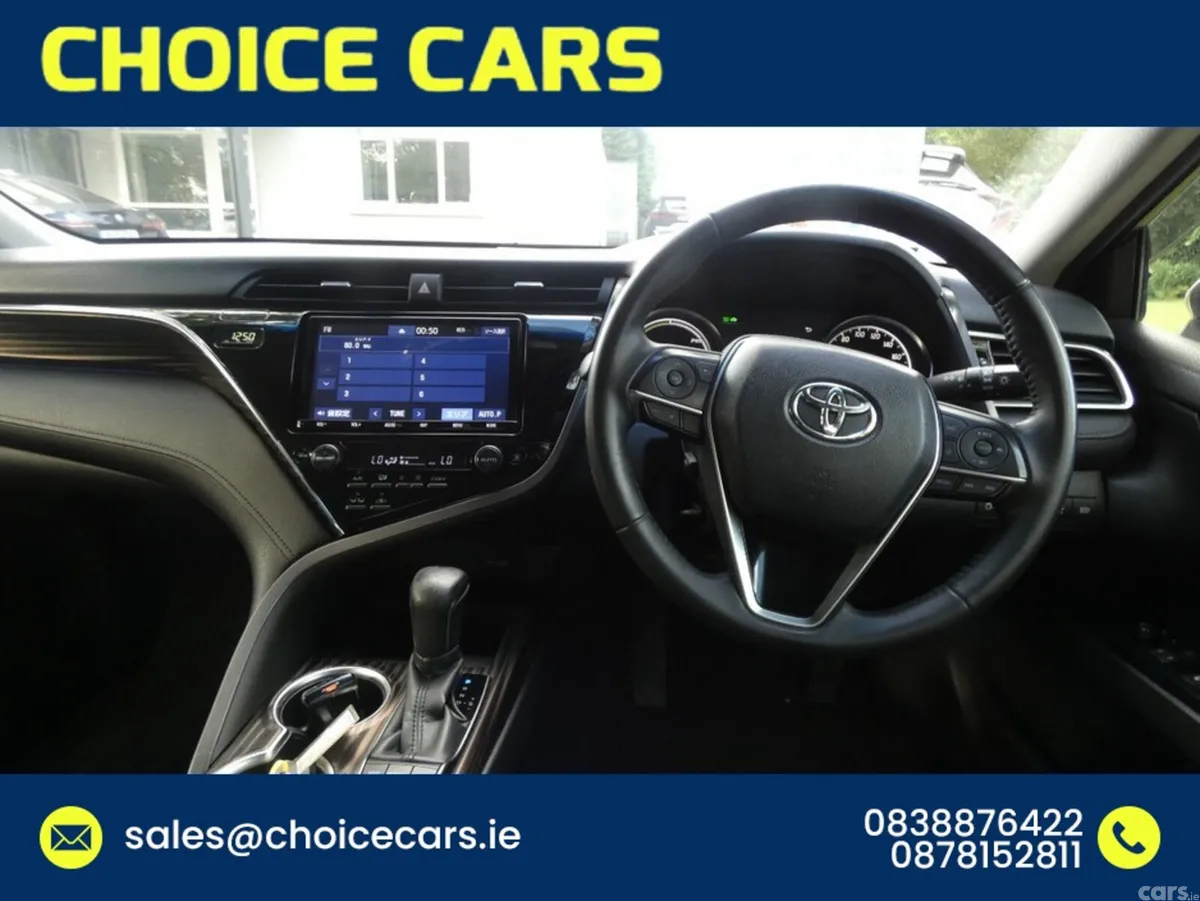Toyota Camry Hatchback, Petrol Hybrid, 2018, Gold