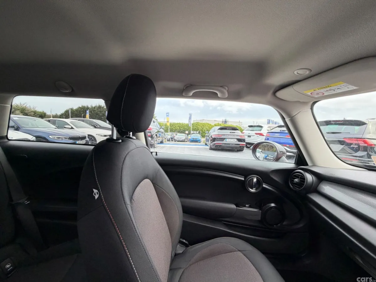 Mini Cooper Hatchback, Diesel, 2018, Orange