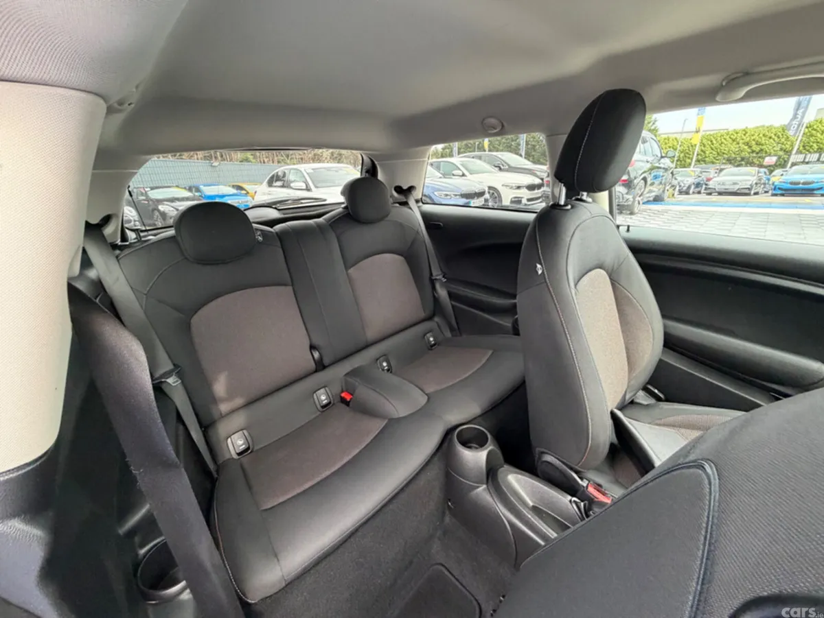 Mini Cooper Hatchback, Diesel, 2018, Orange
